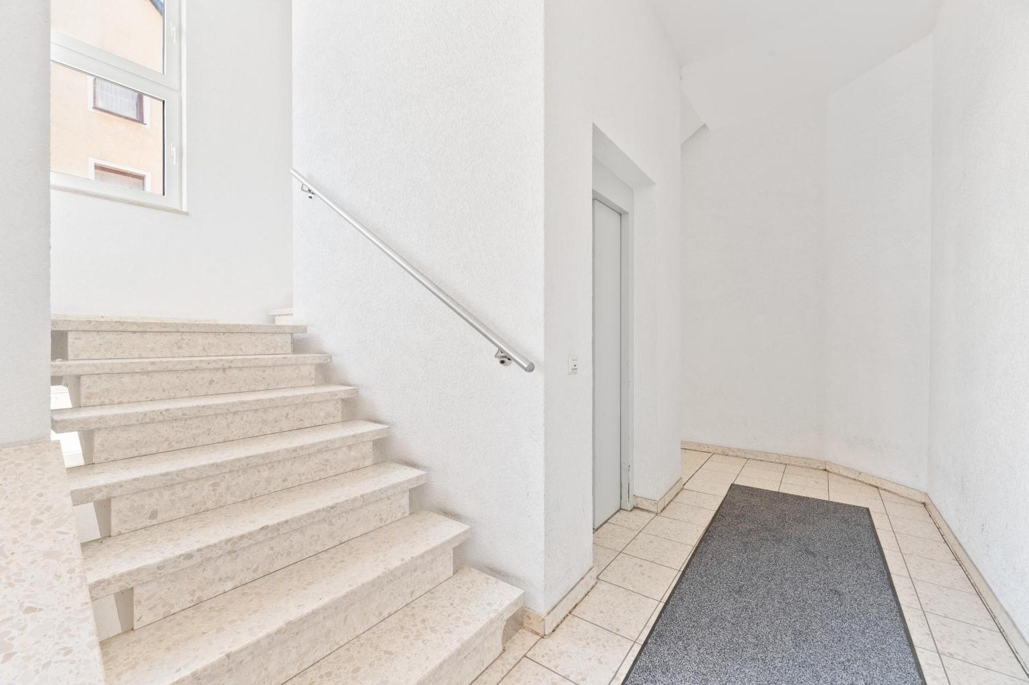 Helle Zentrumsnahe Familienfreundliche Ferienwohnung Fellbach Exteriér fotografie